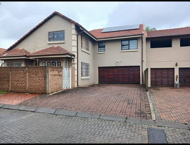 4 BEDROOM HOUSE FOR SALE IN POMONA